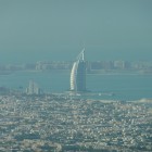 Blick Richtung Burj al Arab von der Aussichtsplattform des Burj Khalifa