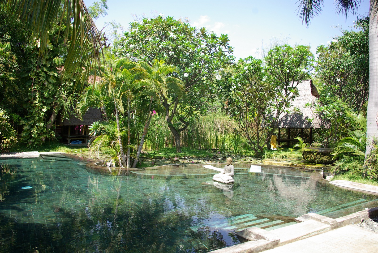 Pool des Pondok Sari Resorts